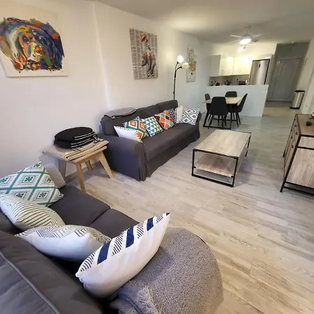 아파트 Castle Harbour 2 *